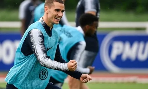 Griezmann khiến toàn bộ phóng viên 'đứng hình' với thông báo chuyển nhượng