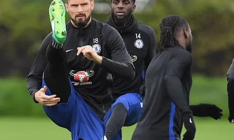 Messi lộ hình xăm khủng