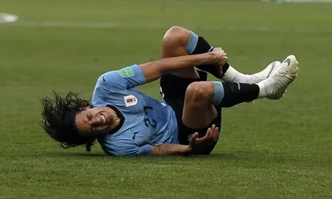 Edinson Cavani cần "phá hủy y học" nếu muốn tử chiến với Pháp