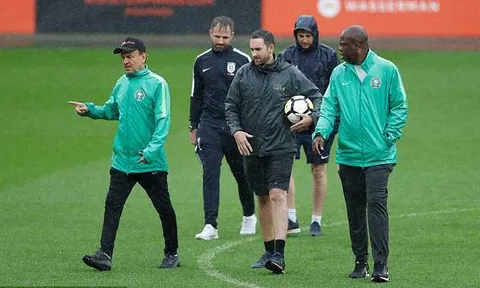 Neymar chăm chỉ tập luyện bất chấp tin đồn ra đi