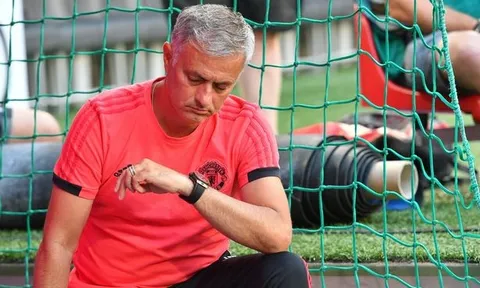 5 điểm nhấn Bayern 1-0 Man United: Khó hiểu Mourinho; Nhìn Neuer, De Gea có chạnh lòng?