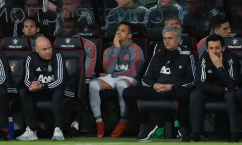 5 điểm nhấn Bournemouth 0-2 Man United: Herrera ngày hôm qua; Đáng lo cho Sanchez