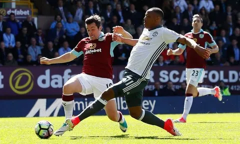 5 điểm nhấn Burnley 0-2 M.U: Quỷ đỏ khiến Man City 'lạnh gáy'