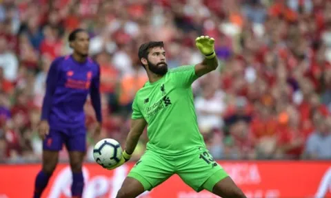 5 điểm nhấn Liverpool 5-0 Napoli: "Pirlo" Alisson, Salah xóa tan hoài nghi