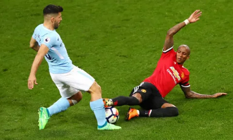 5 điểm nhấn Man City 2-3 Man United: Trọng tài 'cứu' Young; Kịch bản tồi tệ