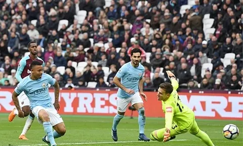 5 điểm nhấn West Ham 1-4 Man City: "Lần đầu tiên" của Sterling
