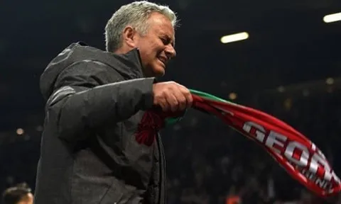 5 lí do vì sao Mourinho sẽ "cuốn gói" khỏi MU: Gậy ông đập lưng ông!