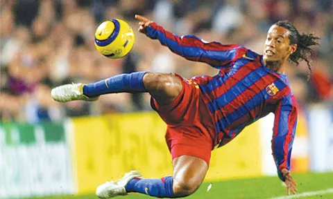 5 màn trình diễn đỉnh cao của Ronaldinho