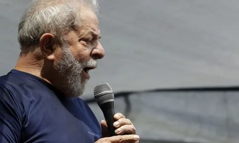 Cựu tổng thống Lula làm bình luận viên từ nhà tù!