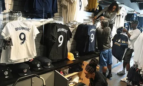 Kép phụ thay nhau tỏa sáng, Real thắng dễ Deportivo trên sân khách
