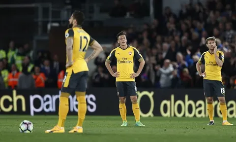 Chùm ảnh: Arsenal thua sấp mặt trên sân của Palace