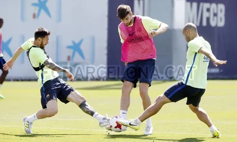 Barca nỗ lực vì chiếc cúp duy nhất
