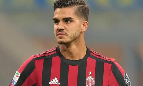 Thi đấu phập phù, "bom xịt" bị Milan "đá đi" ngay sau một năm