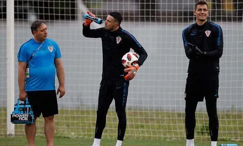 Sergio Ramos khoe cơ bắp 'khủng' chằng chịt hình xăm