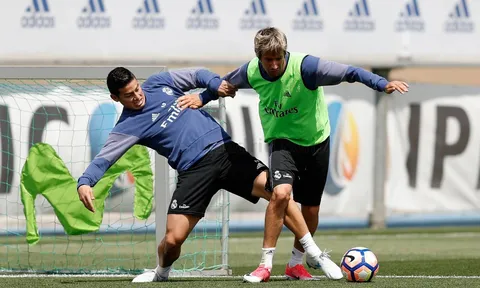 James Rodriguez trở lại tập luyện, đập tan tin đồn đến Man Utd