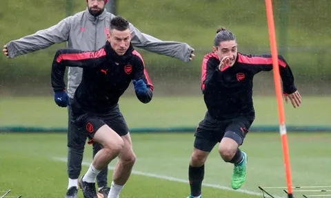 AS Roma ra mắt 'hung thần' của Man Utd