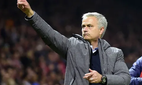 Muôn sắc thái của Mourinho khi Quỷ đỏ vào chơi trận chung kết