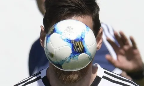 Người Argentina đang đánh giá quả bóng hơn cả tài năng