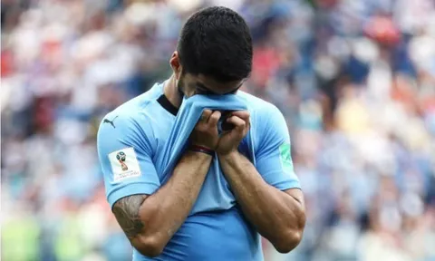 Luis Suarez rơi lệ trong ngày Uruguay chia tay World Cup 2018