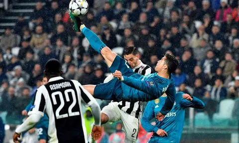 Ronaldo 'bị xúc phạm' với giá 100 triệu euro