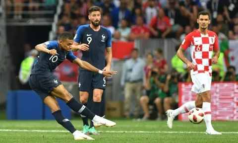 Pele chào mừng Mbappe tới ngôi đền huyền thoại