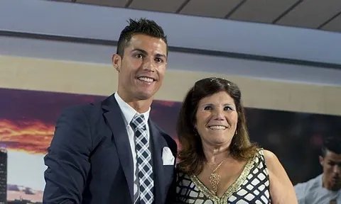 'Ronaldo trở về Man Utd là sự giả dối'
