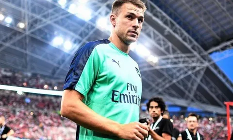 Aaron Ramsey lại chấn thương, Chelsea hết hứng