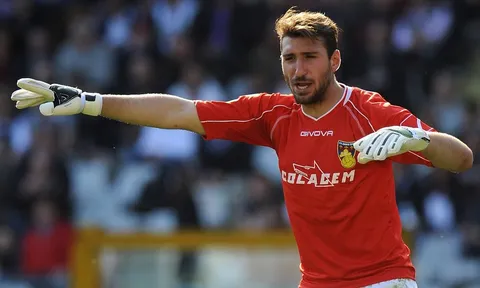 AC Milan "nuôi báo cô" người thân, Gianluigi Donnarumma ký hợp đồng mới