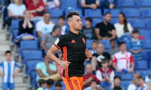 Ajax hỏi mua sao trẻ Barca