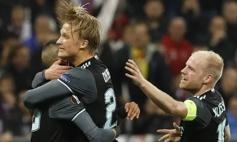 Ajax vào chung kết: 'Chiến thắng cho bóng đá'