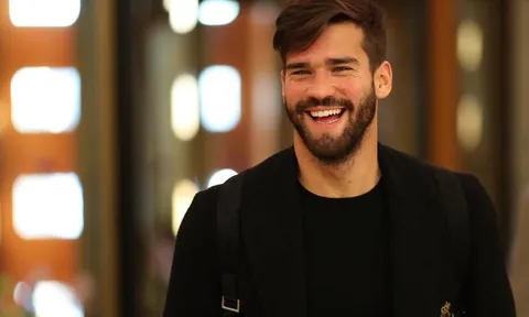 Alisson Becker: Từ chàng nghệ sĩ ẩn danh đến triệu phú bóng đá