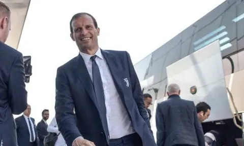 Allegri tươi rói khi dẫn đoàn Juventus tiến đánh Thủ Đô