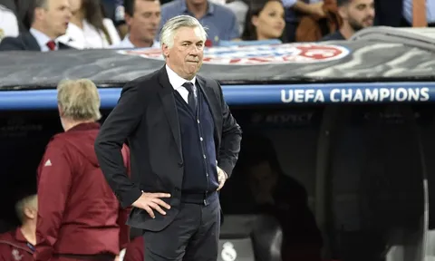 Ancelotti nói gì với trọng tài sau trận đấu?