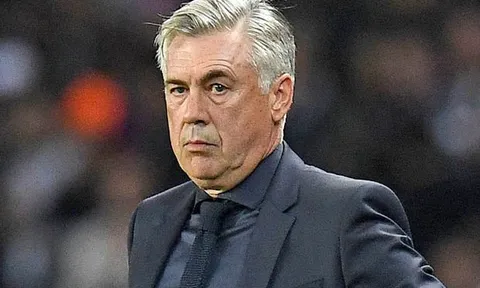 Ancelotti vừa có buổi họp dài 3 tiếng tại Napoli