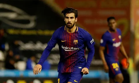 Không hạnh phúc, sao Barca phân vân giữa Liverpool hoặc AC Milan