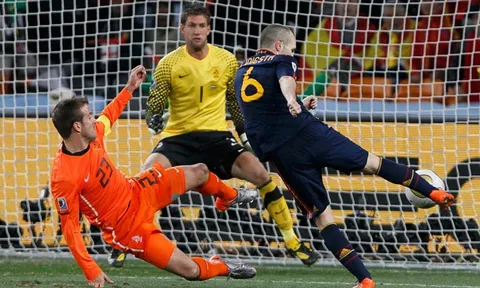 Iniesta nhận đặc ân từ Hoàng gia Tây Ban Nha