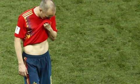 Andres Iniesta và thuyết âm mưu ở Luzhniki