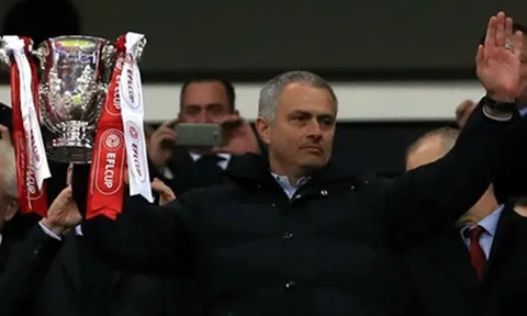 Ánh bạc lấp lánh có đủ khỏa lấp nỗi thất vọng Mourinho?