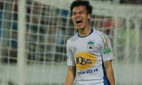Sợ bầu Đức giải tán, Văn Toàn muốn sang Nhật Bản thi đấu