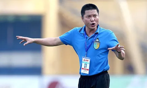 HLV Chu Đình Nghiêm lo lắng vì V-League song hành với World Cup