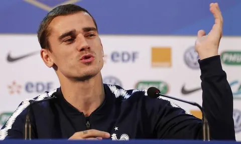 Griezmann giễu cợt Courtois: 'Chelsea đá đẹp như Barcelona sao?'
