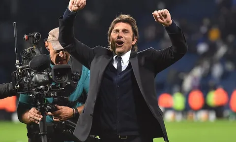 Antonio Conte điên cuồng ăn mừng chức vô địch