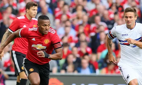 Antonio Valencia chạy như máy cày ở trận gặp Sampdoria