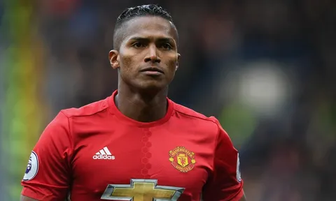 Antonio Valencia - Cơn lốc bên hành lang cánh