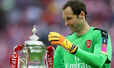 Áp đảo toàn bộ, Petr Cech lần thứ 11 được vinh danh tại quê nhà