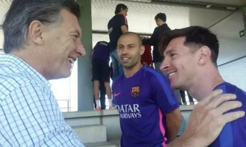 Messi bị 'fan bự' bỏ rơi!