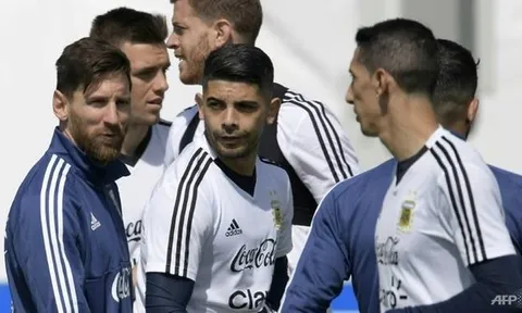 Argentina lo mất World Cup, kêu gọi đoàn kết đấu Nigeria