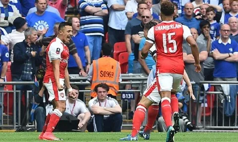 Đá như cảm tử quân, Arsenal giành danh hiệu FA thứ 13 trong lịch sử