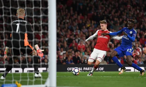 Arsenal 4-3 Leicester: Dấu ấn tiền đạo