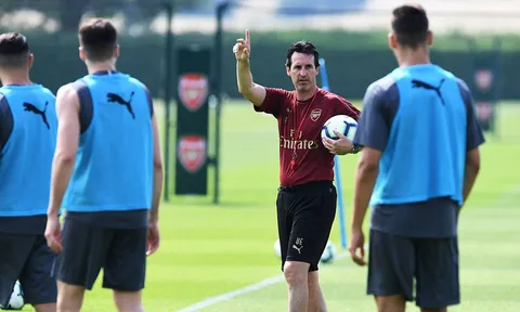 Arsenal có còn nỗi lo vị trí trung vệ?